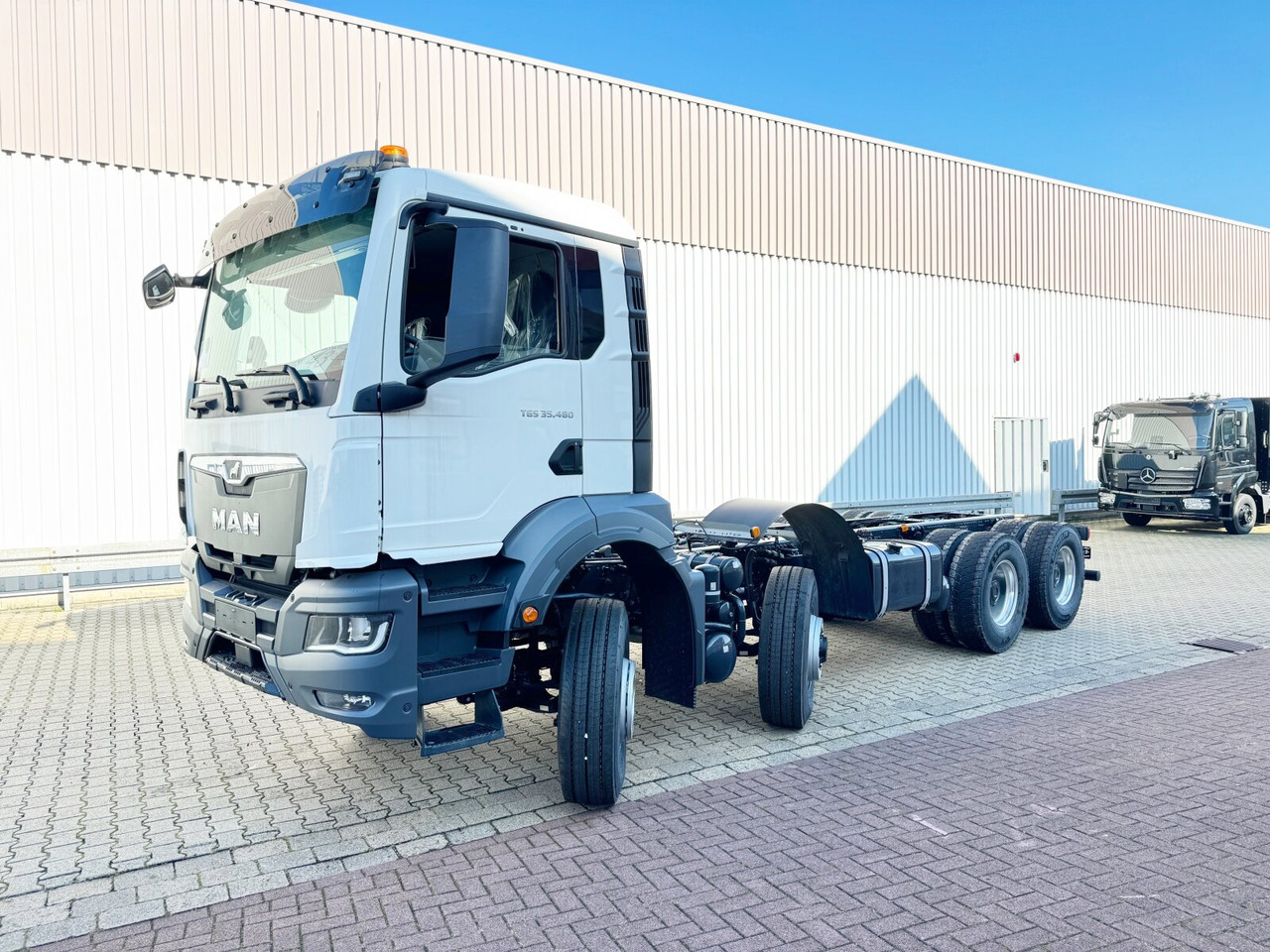 MAN TGS 35.480 8x6H BL CH TGS 35.480 8x6H BL CH, HydroDrive, Navi, Nebenantrieb - Šasija kravas automašīna: foto 1 MAN TGS 35.480 8x6H BL CH TGS 35.480 8x6H BL CH, HydroDrive, Navi, Nebenantrieb - Šasija kravas automašīna: foto 1