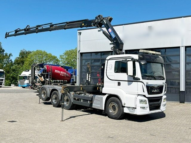 MAN TGS 35.500 8x4-4 BL TGS 35.500 8x4-4 BL, Lenk-/Liftachse, Kran HMF 3220-K6, Funk - Pacēlājs ar āķi, Kravas auto ar manipulatoru: foto 1 MAN TGS 35.500 8x4-4 BL TGS 35.500 8x4-4 BL, Lenk-/Liftachse, Kran HMF 3220-K6, Funk - Pacēlājs ar āķi, Kravas auto ar manipulatoru: foto 1