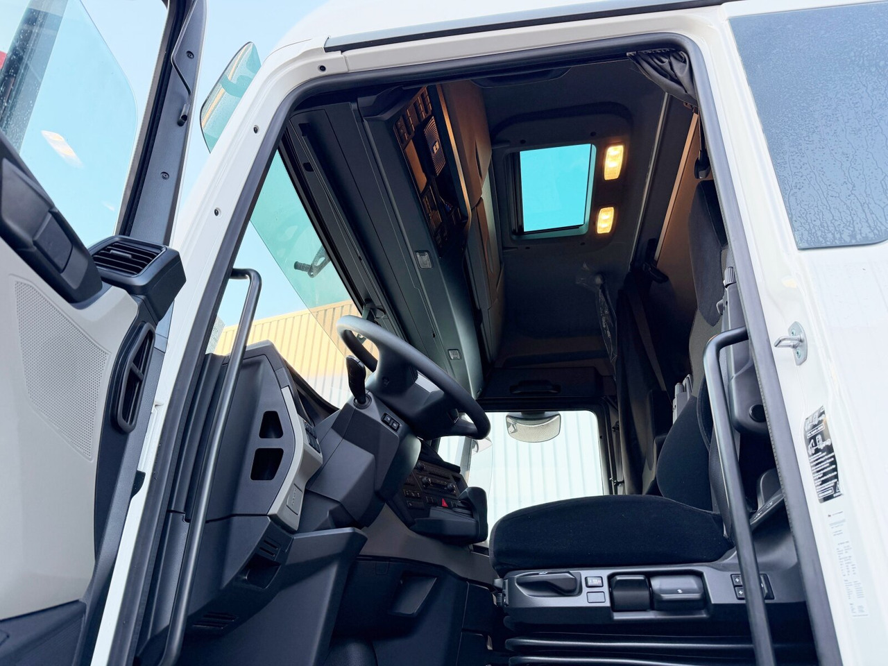 MAN TGX 26.470 6x2-4 BL TGX 26.470 6x2-4 BL, Lenk-/Liftachse, Retarder, Navi, Heckkran Atlas AK 170.2-A2 - Kravas auto ar manipulatoru, Bortu kravas automašīna/ Platforma: foto 5 MAN TGX 26.470 6x2-4 BL TGX 26.470 6x2-4 BL, Lenk-/Liftachse, Retarder, Navi, Heckkran Atlas AK 170.2-A2 - Kravas auto ar manipulatoru, Bortu kravas automašīna/ Platforma: foto 5