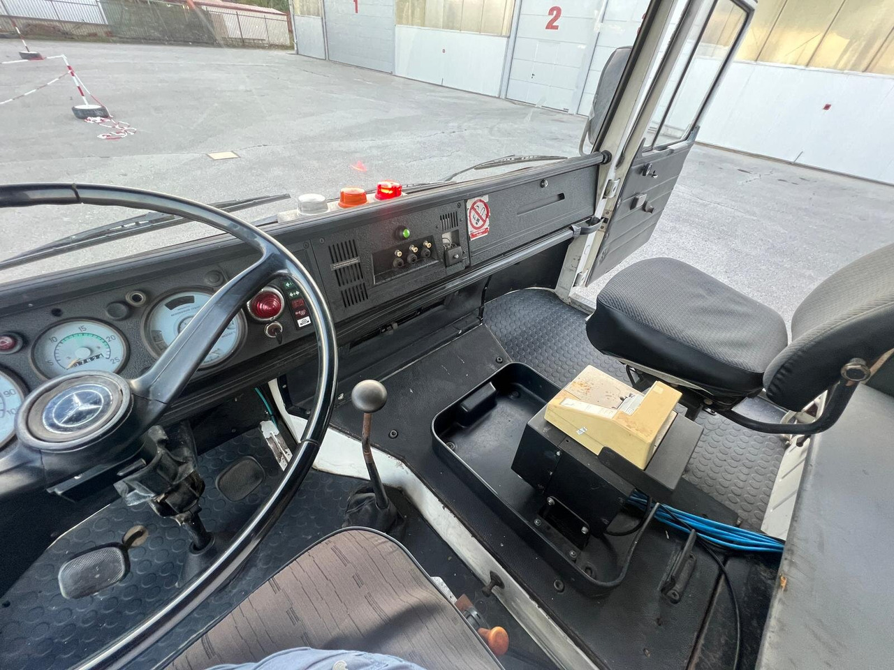 Šasija kravas automašīna Mercedes-Benz 1923 4x2 1923 4x2: foto 7