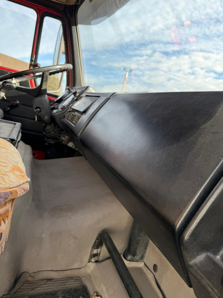 Mercedes-Benz - 2628 6 x 4 - Kravas automašīna pašizgāzējs: foto 4 Mercedes-Benz - 2628 6 x 4 - Kravas automašīna pašizgāzējs: foto 4