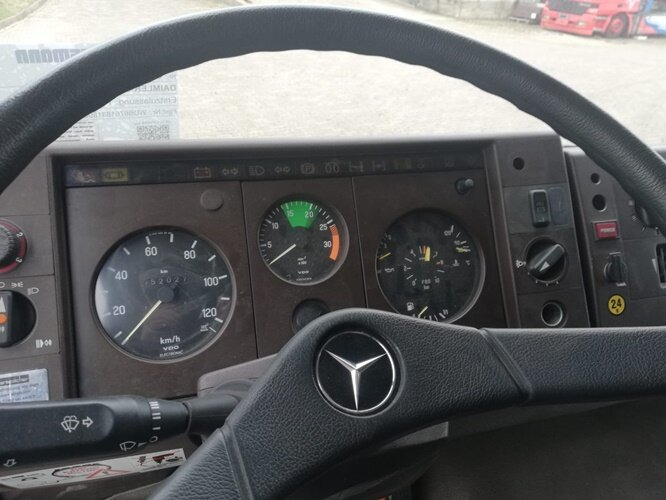 Mercedes-Benz 917 AF 4x4 Doka 917 AF 4x4 Doka - Kravas automašīna ar slēgto virsbūvi: foto 3 Mercedes-Benz 917 AF 4x4 Doka 917 AF 4x4 Doka - Kravas automašīna ar slēgto virsbūvi: foto 3