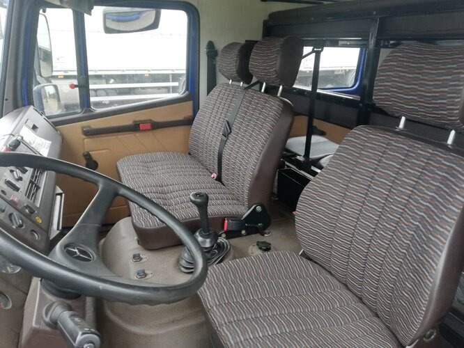 Mercedes-Benz 917 AF 4x4 Doka 917 AF 4x4 Doka - Kravas automašīna ar slēgto virsbūvi: foto 2 Mercedes-Benz 917 AF 4x4 Doka 917 AF 4x4 Doka - Kravas automašīna ar slēgto virsbūvi: foto 2