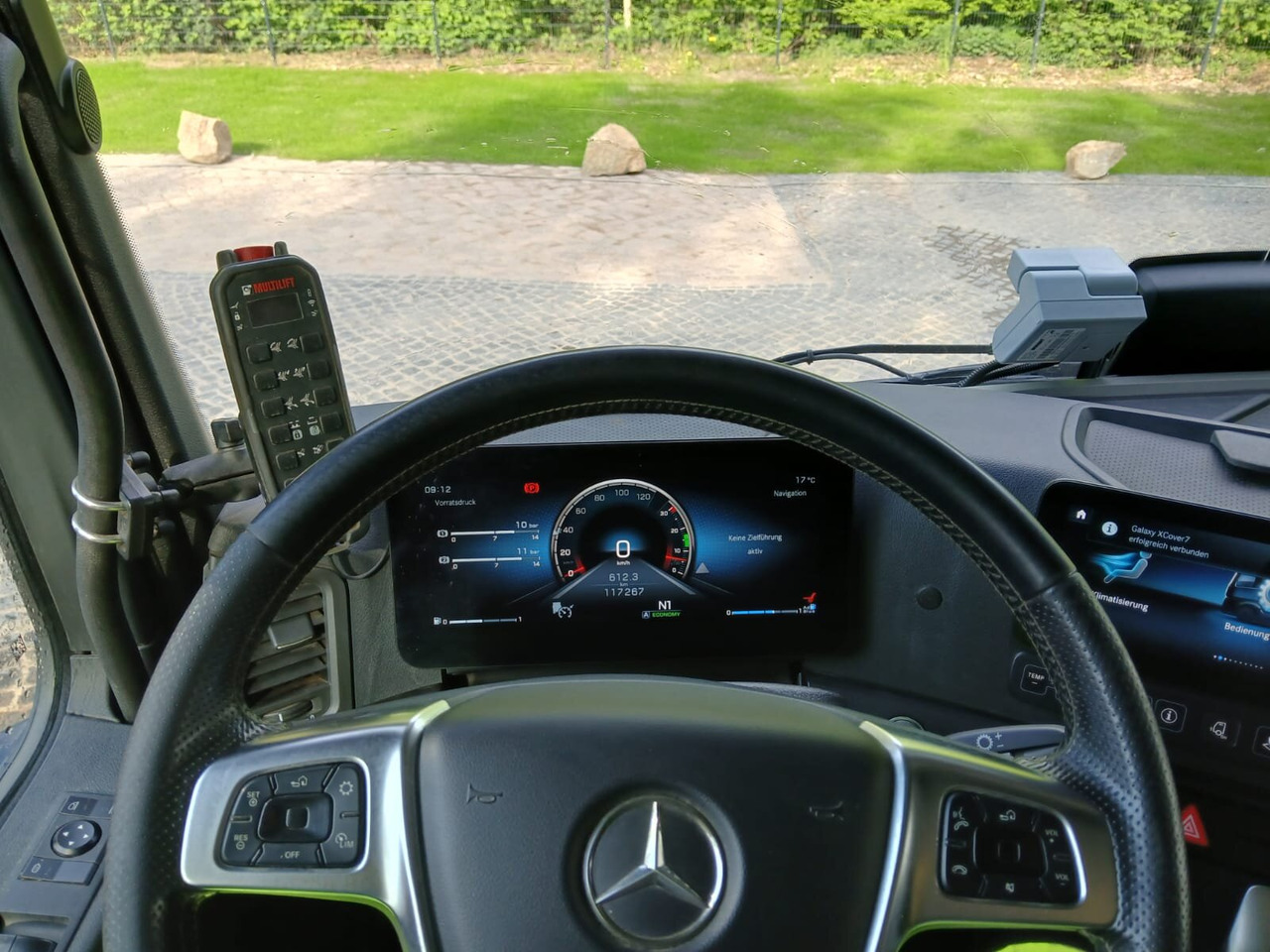 Mercedes-Benz Actros 1832 L 4x2 Actros 1832 L 4x2, Navi, MultimediaCockpit, Funk - Būvgružu konteineru vedējs: foto 5 Mercedes-Benz Actros 1832 L 4x2 Actros 1832 L 4x2, Navi, MultimediaCockpit, Funk - Būvgružu konteineru vedējs: foto 5
