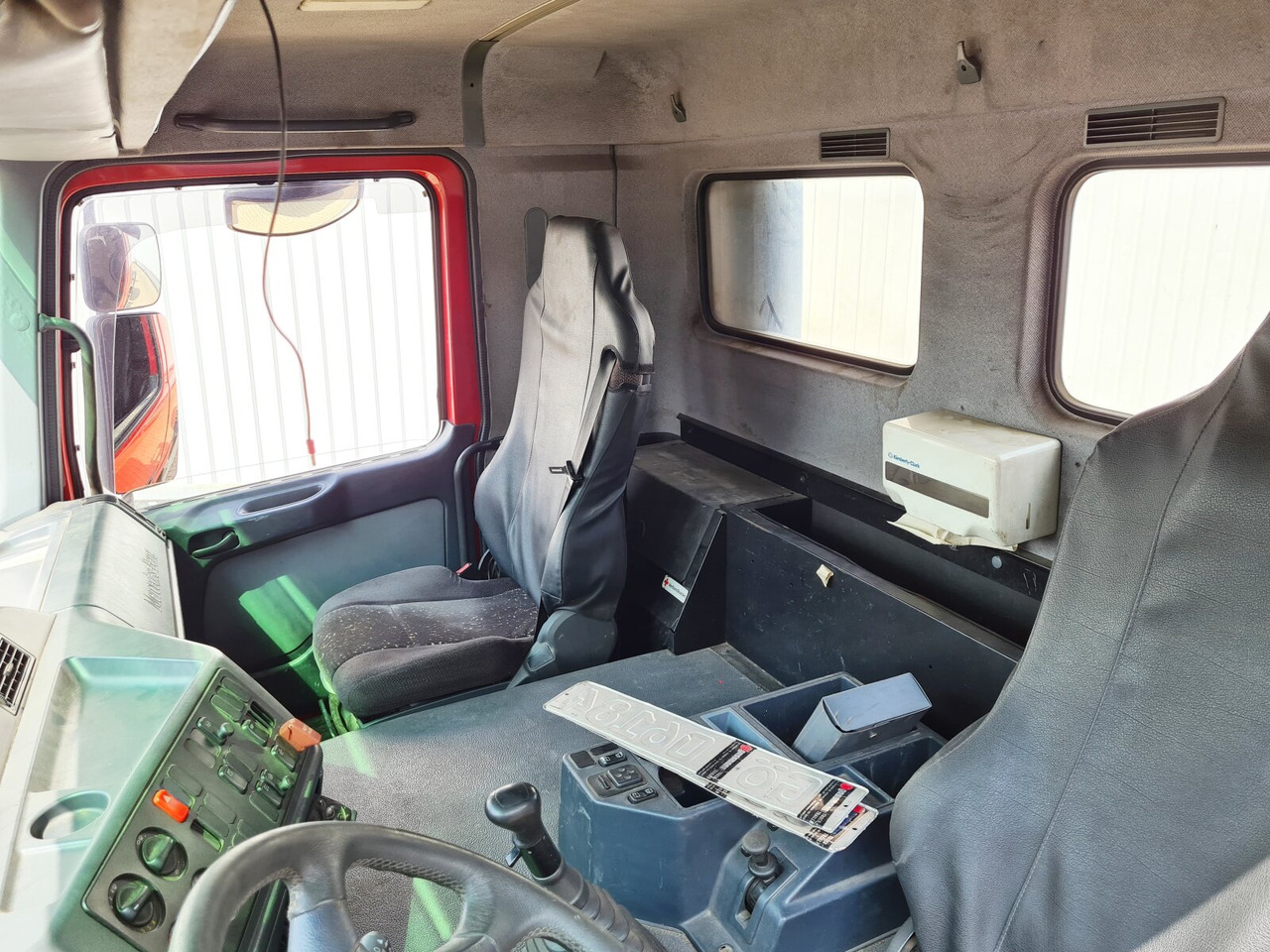 Mercedes-Benz Actros 1835 K 4x2 Actros 1835 K 4x2 - Šasija kravas automašīna: foto 4 Mercedes-Benz Actros 1835 K 4x2 Actros 1835 K 4x2 - Šasija kravas automašīna: foto 4