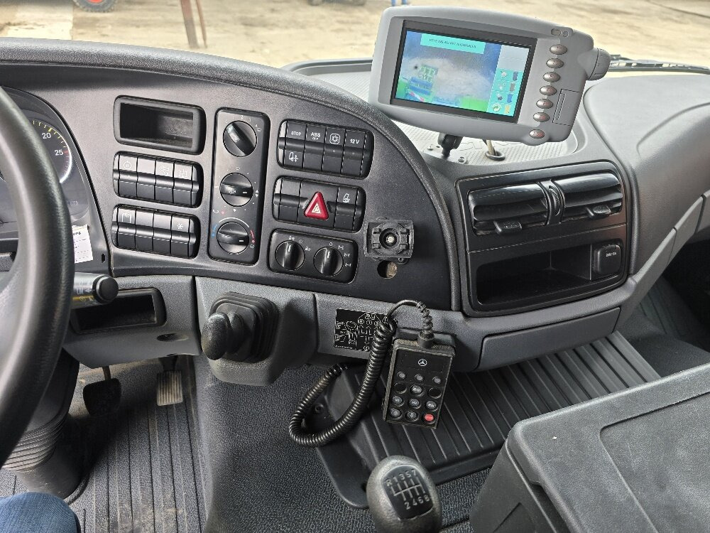 Šasija kravas automašīna Mercedes-Benz Actros 2032 LA 4x4 Actros 2032 LA 4x4/ Rdstand 3.600 mm: foto 9