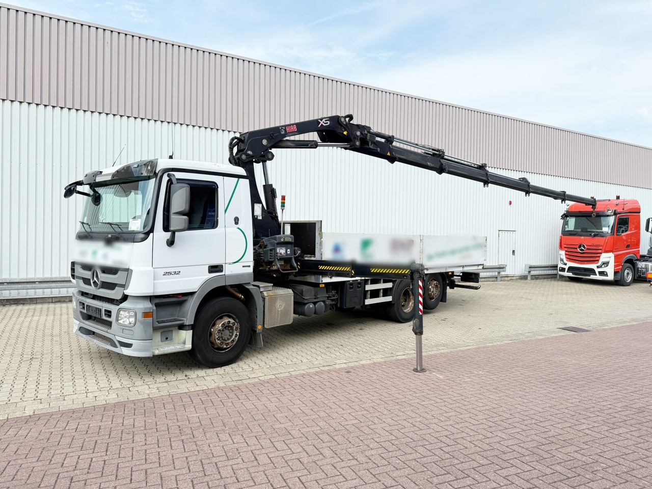 Mercedes-Benz Actros 2532 L 6x2 Actros 2532 L 6x2, Liftachse, Kran Hiab 244EP-5 HiDuo, Funk - Kravas auto ar manipulatoru, Bortu kravas automašīna/ Platforma: foto 1 Mercedes-Benz Actros 2532 L 6x2 Actros 2532 L 6x2, Liftachse, Kran Hiab 244EP-5 HiDuo, Funk - Kravas auto ar manipulatoru, Bortu kravas automašīna/ Platforma: foto 1