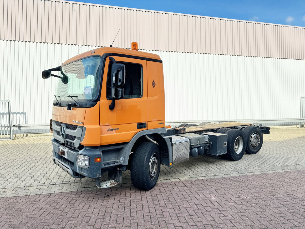 Mercedes-Benz Actros 2541 L 6x2 Actros 2541 L 6x2, Lenk-/Liftachse - Pacēlājs ar āķi: foto 1 Mercedes-Benz Actros 2541 L 6x2 Actros 2541 L 6x2, Lenk-/Liftachse - Pacēlājs ar āķi: foto 1