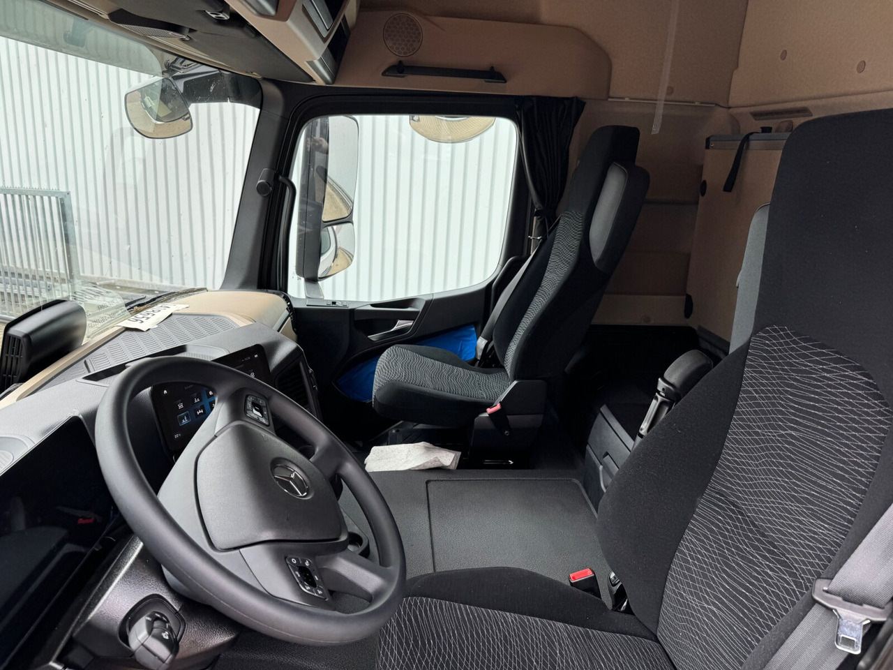Mercedes-Benz Actros 2545 L 6x2 Actros 2545 L 6x2, Lenk-/Liftachse, StreamSpace, MultimediaCockpit - Šasija kravas automašīna: foto 2 Mercedes-Benz Actros 2545 L 6x2 Actros 2545 L 6x2, Lenk-/Liftachse, StreamSpace, MultimediaCockpit - Šasija kravas automašīna: foto 2