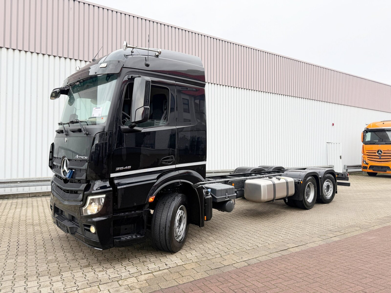 Mercedes-Benz Actros 2546 L 6x2 Actros 2546 L 6x2, Retarder, Lenk-/Liftachse, MultimediaCockpit, StreamSpace - Šasija kravas automašīna: foto 1 Mercedes-Benz Actros 2546 L 6x2 Actros 2546 L 6x2, Retarder, Lenk-/Liftachse, MultimediaCockpit, StreamSpace - Šasija kravas automašīna: foto 1