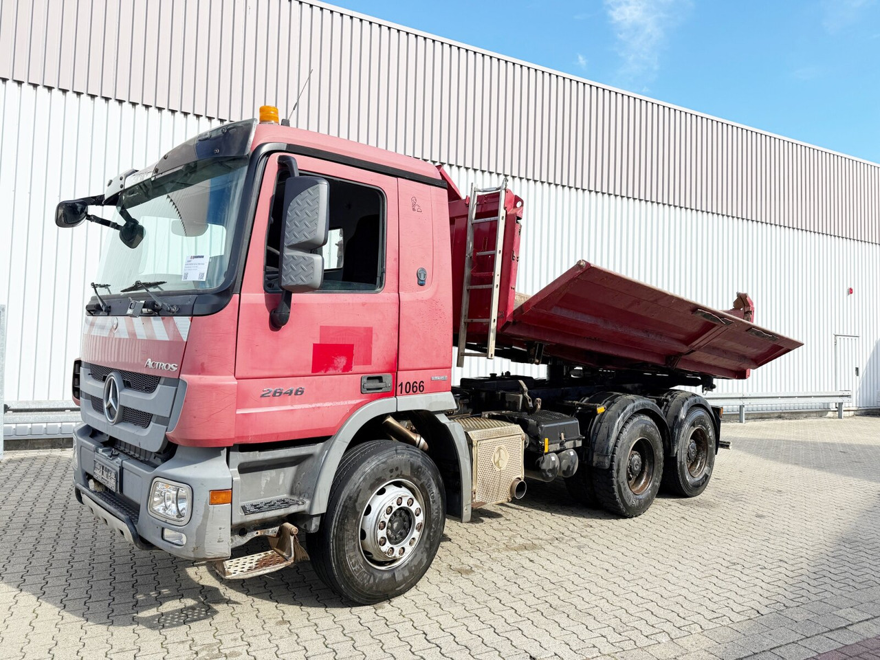 Mercedes-Benz Actros 2646 K 6x4 Actros 2646 K 6x4, Retarder, Bordmatik - Kravas automašīna pašizgāzējs: foto 1 Mercedes-Benz Actros 2646 K 6x4 Actros 2646 K 6x4, Retarder, Bordmatik - Kravas automašīna pašizgāzējs: foto 1