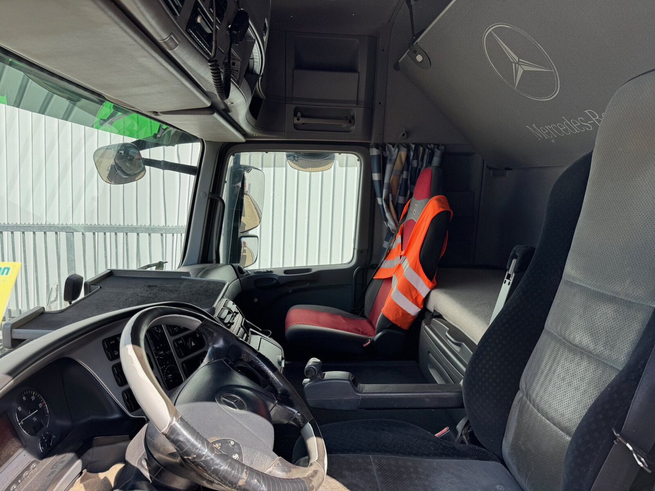 Mercedes-Benz Actros 2648 LK 6x4 Actros 2648 LK 6x4, Retarder, Bordmatik, Bi-Xenon - Kravas automašīna pašizgāzējs: foto 3 Mercedes-Benz Actros 2648 LK 6x4 Actros 2648 LK 6x4, Retarder, Bordmatik, Bi-Xenon - Kravas automašīna pašizgāzējs: foto 3