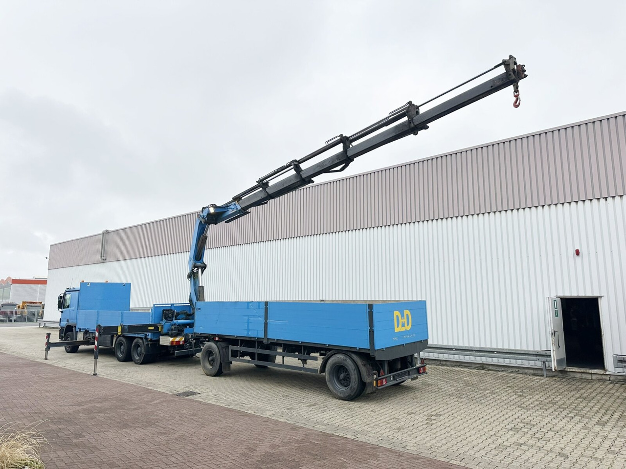 Mercedes-Benz Actros 2741 L 6x4 Actros 2741 L 6x4, Twist-Lock ausz. auf 3m, Heckkran Palfinger PK 42502-D, Funk - Bortu kravas automašīna/ Platforma, Kravas auto ar manipulatoru: foto 4 Mercedes-Benz Actros 2741 L 6x4 Actros 2741 L 6x4, Twist-Lock ausz. auf 3m, Heckkran Palfinger PK 42502-D, Funk - Bortu kravas automašīna/ Platforma, Kravas auto ar manipulatoru: foto 4