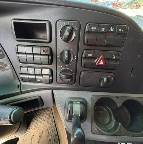 Mercedes-Benz Actros 2741 L 6x4 Actros 2741 L 6x4, Twist-Lock ausz. auf 3m, Heckkran Palfinger PK 42502-D, Funk - Bortu kravas automašīna/ Platforma, Kravas auto ar manipulatoru: foto 4 Mercedes-Benz Actros 2741 L 6x4 Actros 2741 L 6x4, Twist-Lock ausz. auf 3m, Heckkran Palfinger PK 42502-D, Funk - Bortu kravas automašīna/ Platforma, Kravas auto ar manipulatoru: foto 4
