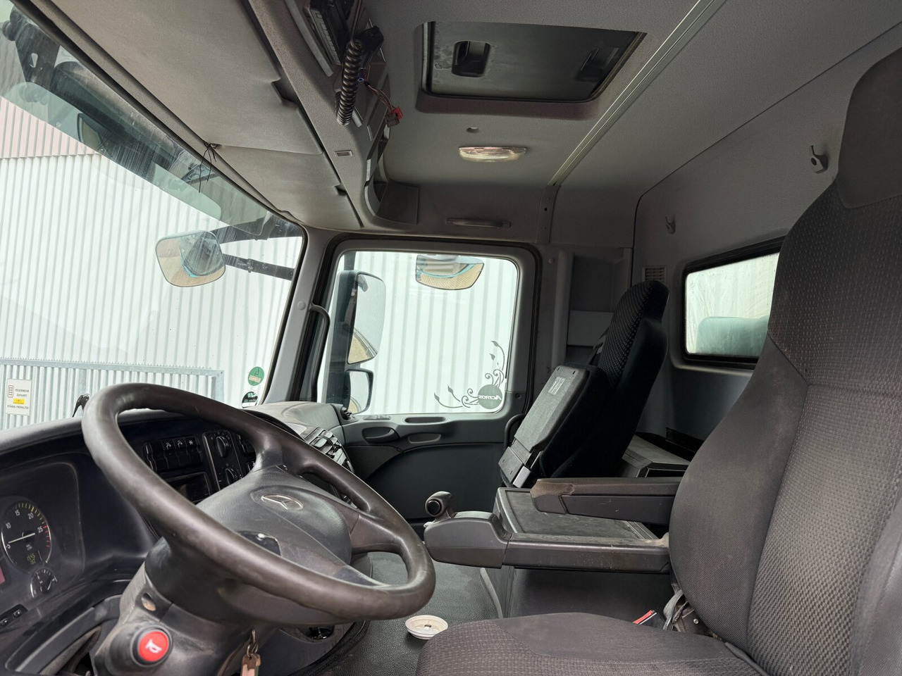 Mercedes-Benz Actros 3241 K 8x4/4 Actros 3241 K 8x4/4, Bordmatik - Kravas automašīna pašizgāzējs: foto 3 Mercedes-Benz Actros 3241 K 8x4/4 Actros 3241 K 8x4/4, Bordmatik - Kravas automašīna pašizgāzējs: foto 3