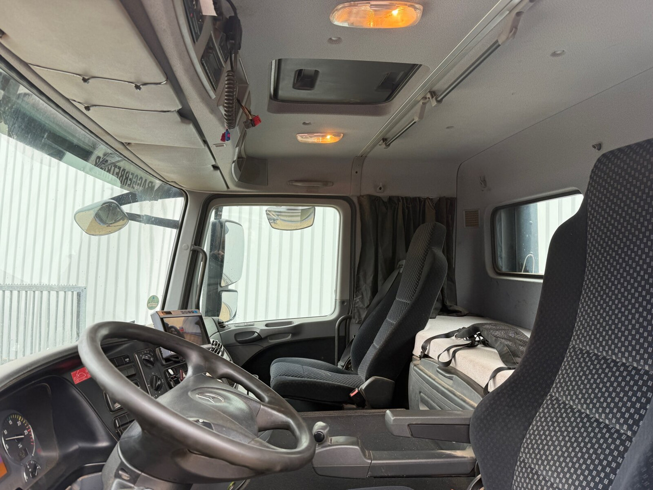 Mercedes-Benz Actros 3346 6x4 Actros 3346 6x4, Retarder - Pacēlājs ar āķi: foto 2 Mercedes-Benz Actros 3346 6x4 Actros 3346 6x4, Retarder - Pacēlājs ar āķi: foto 2