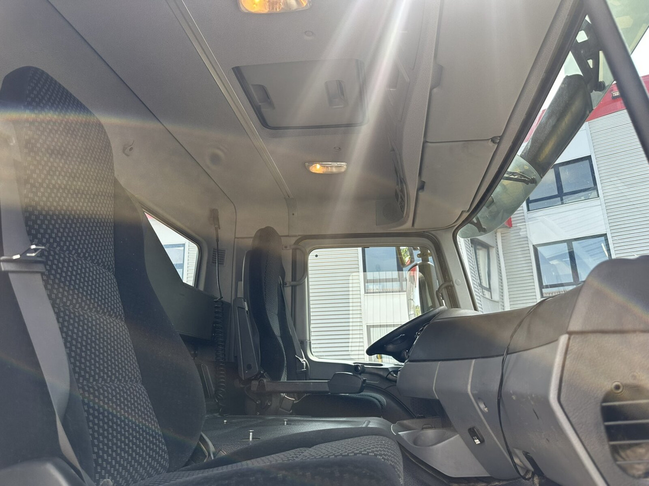 Mercedes-Benz Actros 3348 AK 6x6 Actros 3348 AK 6x6, Bordmatik links - Kravas automašīna pašizgāzējs: foto 5 Mercedes-Benz Actros 3348 AK 6x6 Actros 3348 AK 6x6, Bordmatik links - Kravas automašīna pašizgāzējs: foto 5