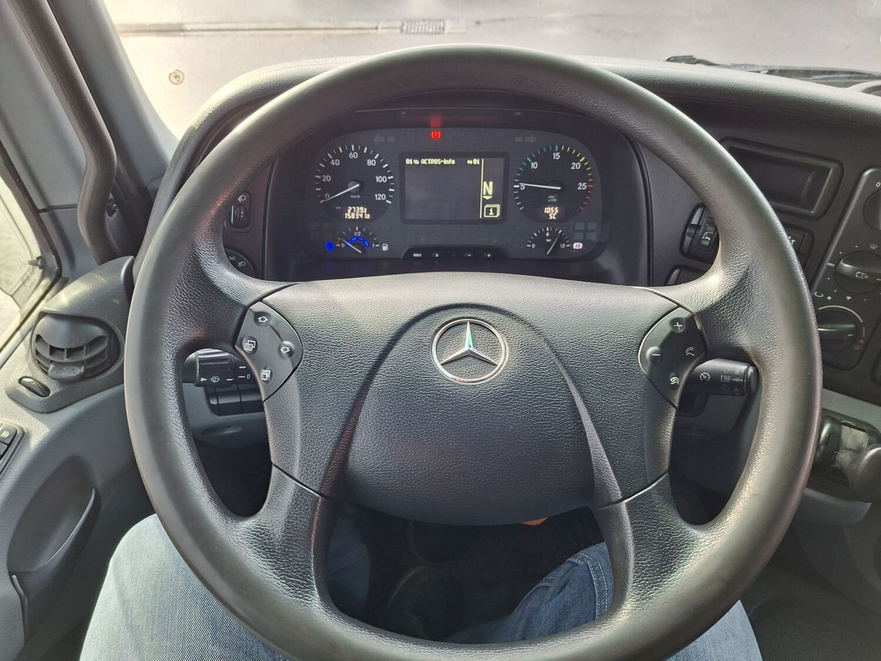 Mercedes-Benz Actros 4146 K 8x4/4 Actros 4146 K 8x4/4, Retarder, Kran Hiab XS 477 E-7 HiPro, Bj. 2010, Flyjib, Seilwinde, Funk - Pacēlājs ar āķi, Kravas auto ar manipulatoru: foto 4 Mercedes-Benz Actros 4146 K 8x4/4 Actros 4146 K 8x4/4, Retarder, Kran Hiab XS 477 E-7 HiPro, Bj. 2010, Flyjib, Seilwinde, Funk - Pacēlājs ar āķi, Kravas auto ar manipulatoru: foto 4