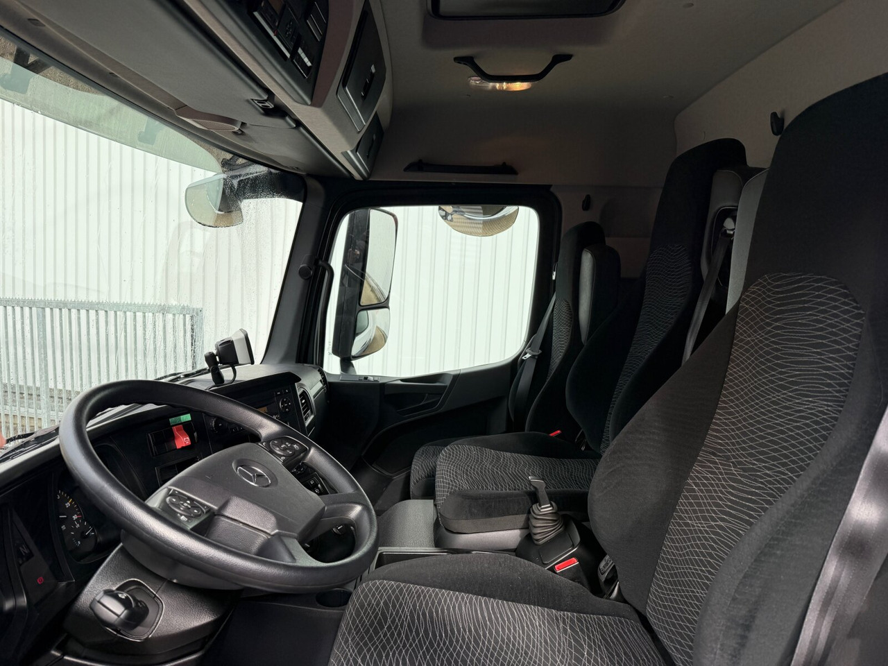 Mercedes-Benz Arocs 1827 A 4x4 Arocs 1827 A 4x4, Ex-! - Bortu kravas automašīna/ Platforma: foto 2 Mercedes-Benz Arocs 1827 A 4x4 Arocs 1827 A 4x4, Ex-! - Bortu kravas automašīna/ Platforma: foto 2