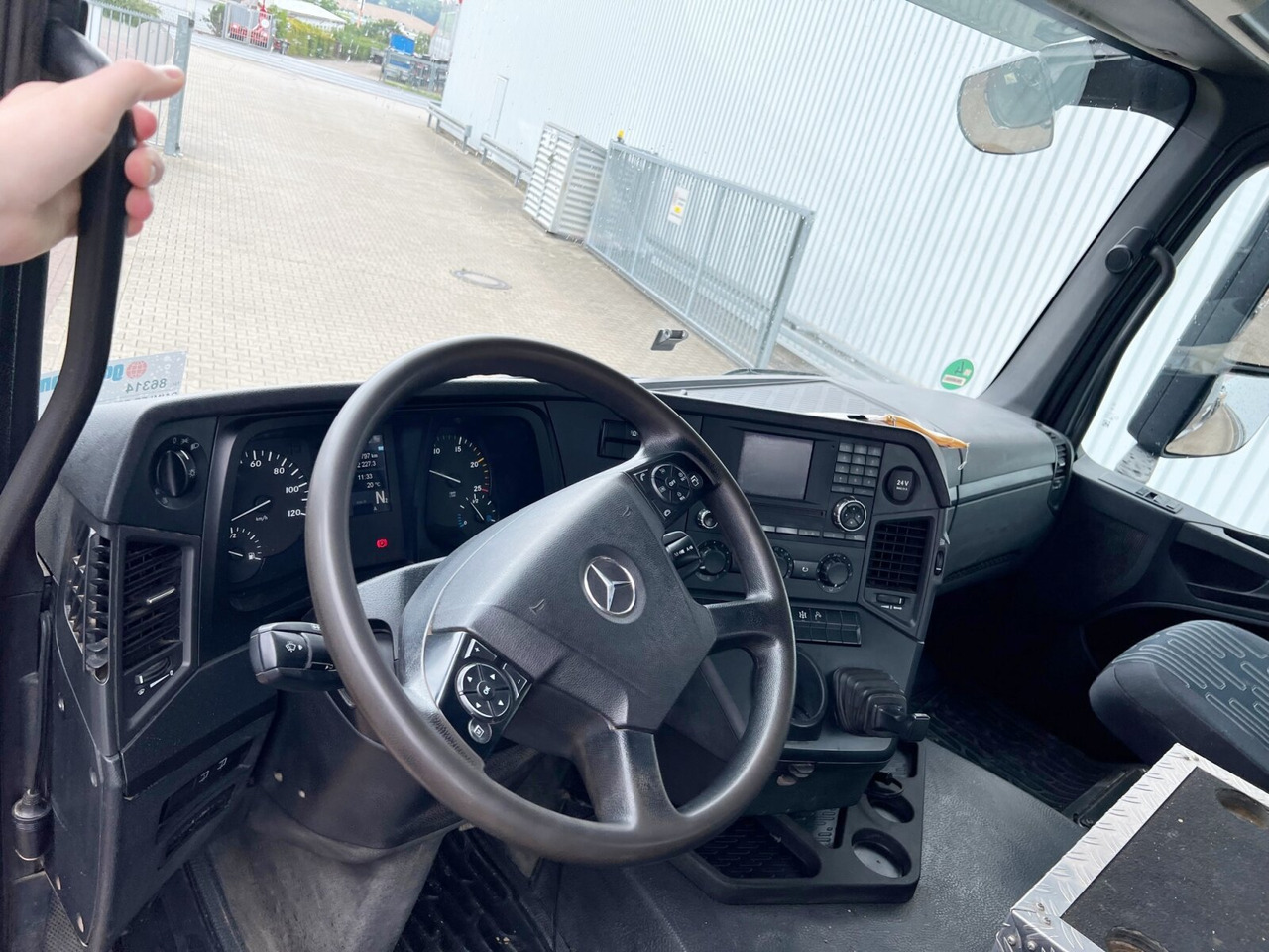 Mercedes-Benz Arocs 1840 K 4x2 Arocs 1840 K 4x2 - Kravas automašīna pašizgāzējs: foto 4 Mercedes-Benz Arocs 1840 K 4x2 Arocs 1840 K 4x2 - Kravas automašīna pašizgāzējs: foto 4