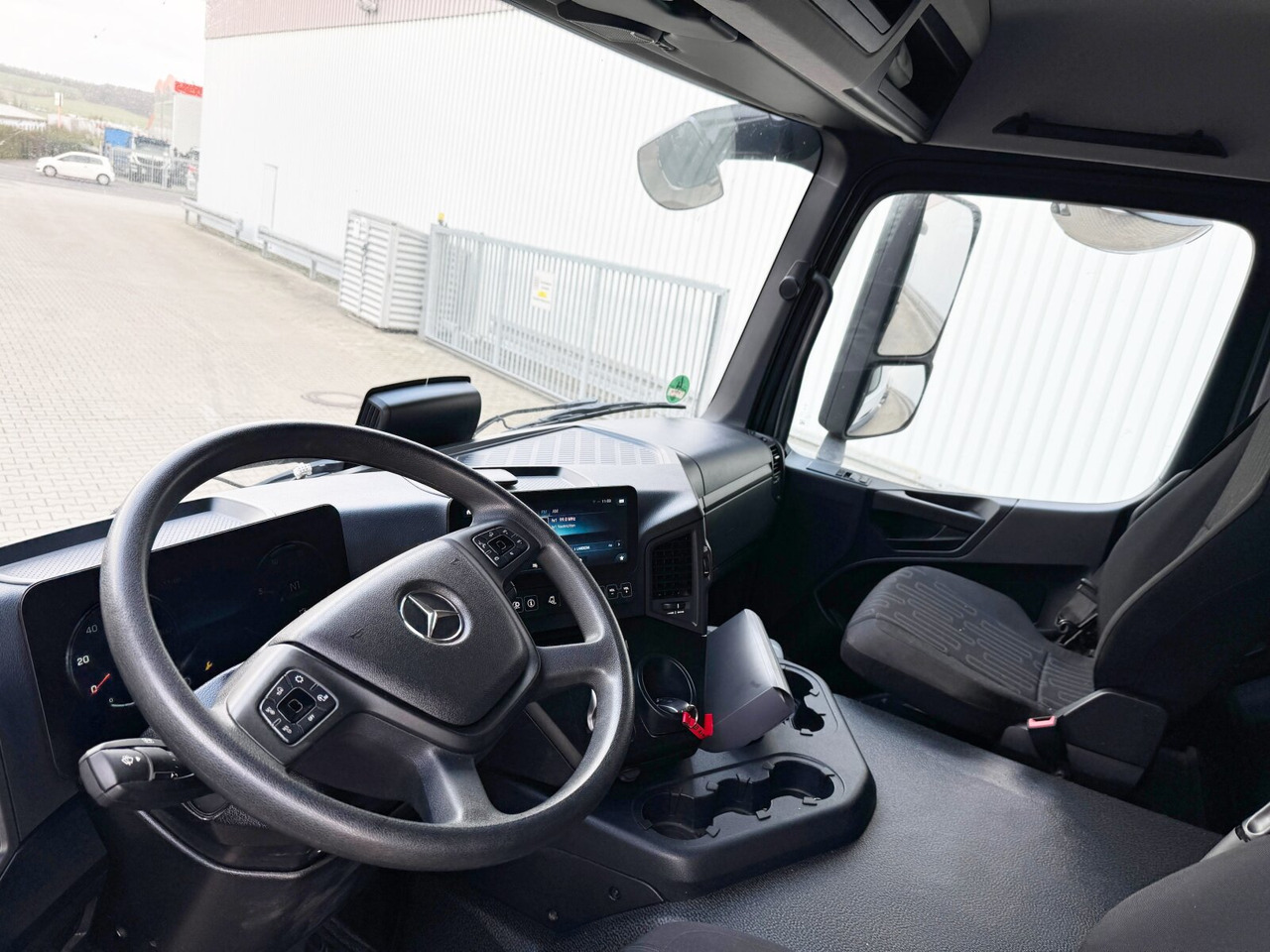 Mercedes-Benz Arocs 1840 L 4x2 Arocs 1840 L 4x2, Kran Palfinger PK12001L, Hochstand - Kravas auto ar manipulatoru: foto 3 Mercedes-Benz Arocs 1840 L 4x2 Arocs 1840 L 4x2, Kran Palfinger PK12001L, Hochstand - Kravas auto ar manipulatoru: foto 3