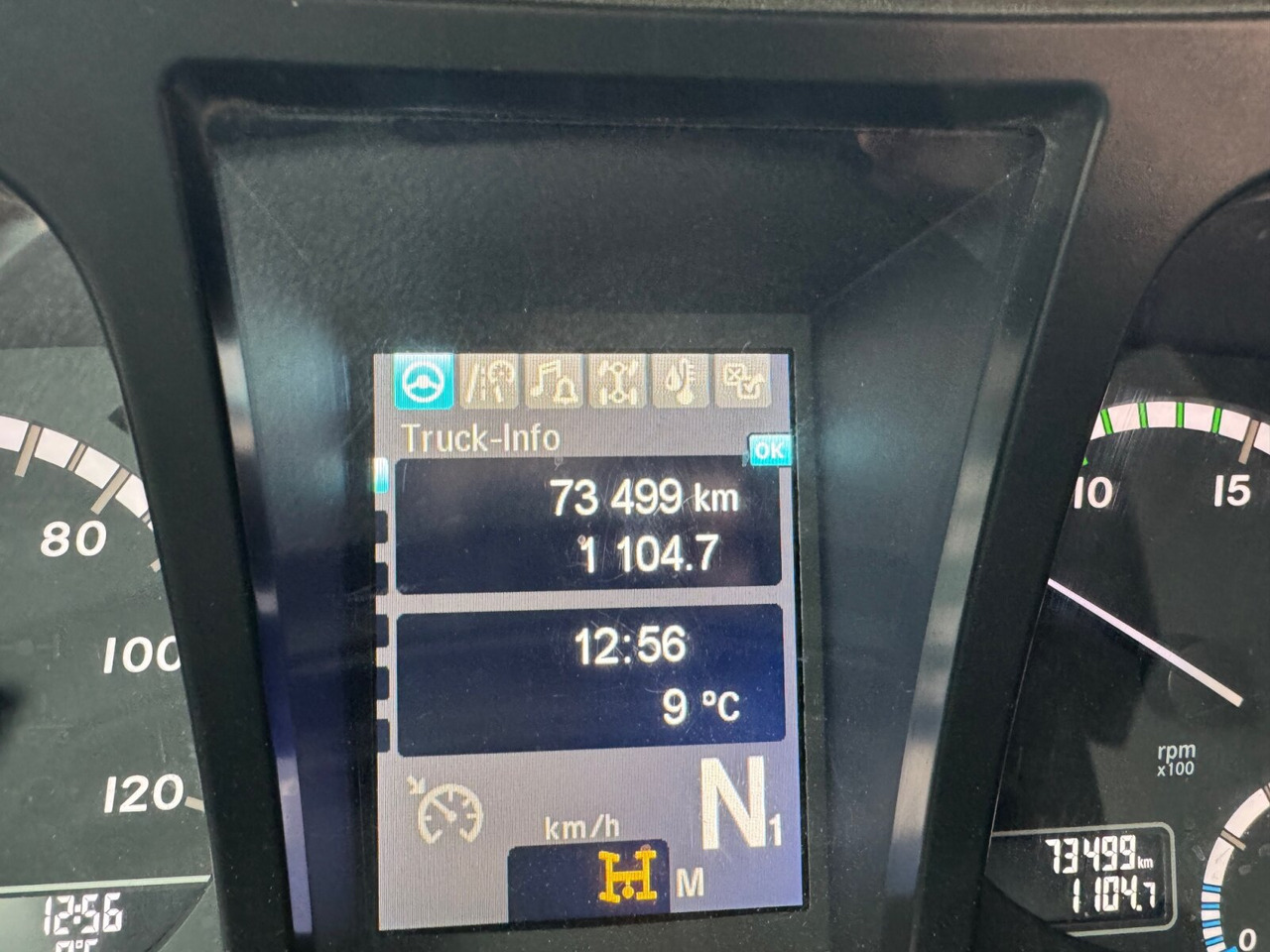 Mercedes-Benz Arocs 2036 AK 4x4 Arocs 2036 AK 4x4, Grounder, Motorabtrieb, Bordmatik, Winterdienstausstattung - Kravas automašīna pašizgāzējs: foto 5 Mercedes-Benz Arocs 2036 AK 4x4 Arocs 2036 AK 4x4, Grounder, Motorabtrieb, Bordmatik, Winterdienstausstattung - Kravas automašīna pašizgāzējs: foto 5