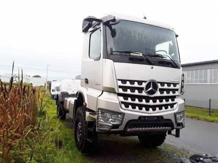 Mercedes-Benz Arocs 2053 A 4x4 Arocs 2053 A 4x4, Grounder, MirrorCam, Multimedia Cockpit, Navi - Šasija kravas automašīna: foto 3 Mercedes-Benz Arocs 2053 A 4x4 Arocs 2053 A 4x4, Grounder, MirrorCam, Multimedia Cockpit, Navi - Šasija kravas automašīna: foto 3