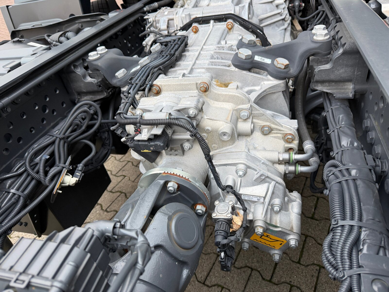 Mercedes-Benz Arocs 2542 L 6x2/4 Arocs 2542/45 L 6x2/4, Vorlauflenk-/liftachse, Navi, MultimediaCockpit - Būvgružu konteineru vedējs: foto 2 Mercedes-Benz Arocs 2542 L 6x2/4 Arocs 2542/45 L 6x2/4, Vorlauflenk-/liftachse, Navi, MultimediaCockpit - Būvgružu konteineru vedējs: foto 2