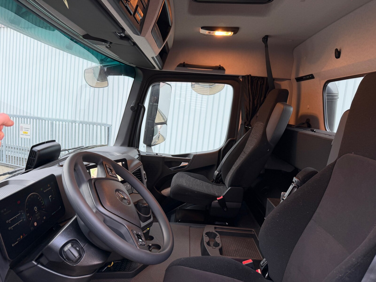 Mercedes-Benz Arocs 2542 L 6x2/4 Arocs 2542/45 L 6x2/4, Vorlauflenk-/liftachse, Navi, MultimediaCockpit - Šasija kravas automašīna: foto 2 Mercedes-Benz Arocs 2542 L 6x2/4 Arocs 2542/45 L 6x2/4, Vorlauflenk-/liftachse, Navi, MultimediaCockpit - Šasija kravas automašīna: foto 2