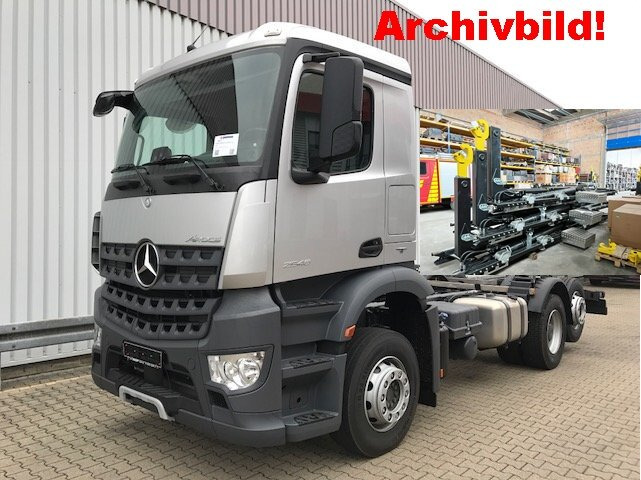 Mercedes-Benz Arocs 2553 L 6x2 Arocs 2553 L 6x2, Lenk-/liftachse, Navi, MultimediaCockpit, Motorabtrieb - Pacēlājs ar āķi: foto 1 Mercedes-Benz Arocs 2553 L 6x2 Arocs 2553 L 6x2, Lenk-/liftachse, Navi, MultimediaCockpit, Motorabtrieb - Pacēlājs ar āķi: foto 1