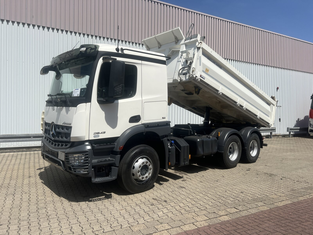 Mercedes-Benz Arocs 2643 K 6x4 Arocs 2643 K 6x4, Meiller Kipper - Kravas automašīna pašizgāzējs: foto 1 Mercedes-Benz Arocs 2643 K 6x4 Arocs 2643 K 6x4, Meiller Kipper - Kravas automašīna pašizgāzējs: foto 1