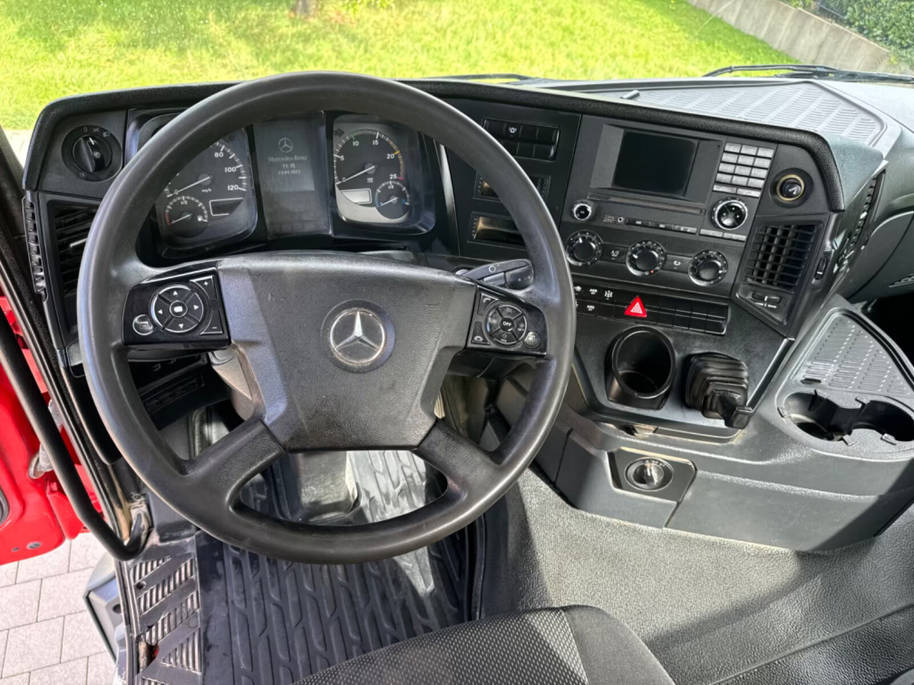 Mercedes-Benz Arocs 2645 K 6x4 Arocs 2645 K 6x4, Retarder, Bordmatik - Kravas automašīna pašizgāzējs: foto 2 Mercedes-Benz Arocs 2645 K 6x4 Arocs 2645 K 6x4, Retarder, Bordmatik - Kravas automašīna pašizgāzējs: foto 2