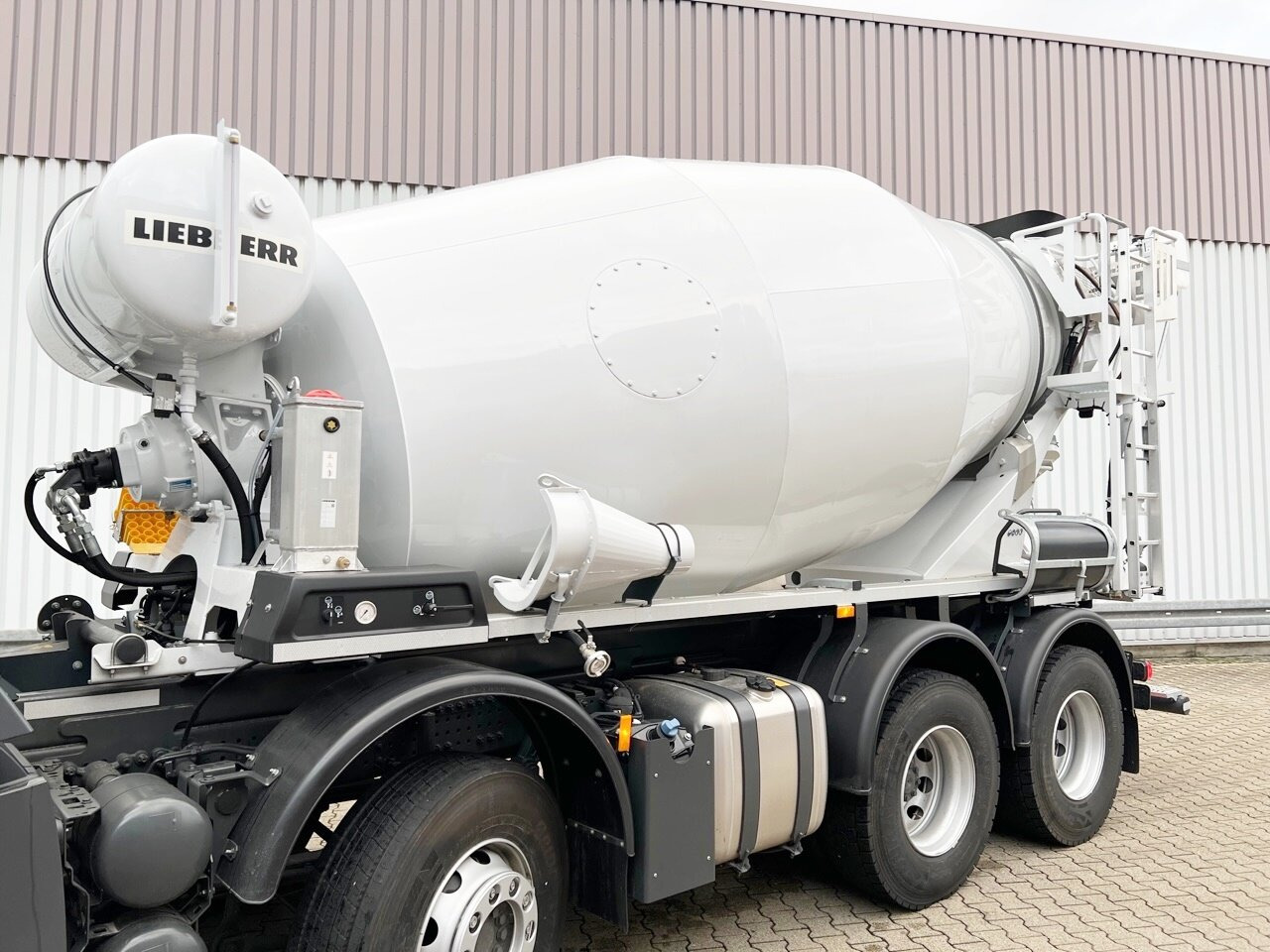 Mercedes-Benz Arocs 3240 B 8x4/4 Arocs 3240 B 8x4/4, Liebherr HTM 905 Mischer ca. 9m³, Multimedia Cockpit, Navi - Betonvedējs: foto 3 Mercedes-Benz Arocs 3240 B 8x4/4 Arocs 3240 B 8x4/4, Liebherr HTM 905 Mischer ca. 9m³, Multimedia Cockpit, Navi - Betonvedējs: foto 3