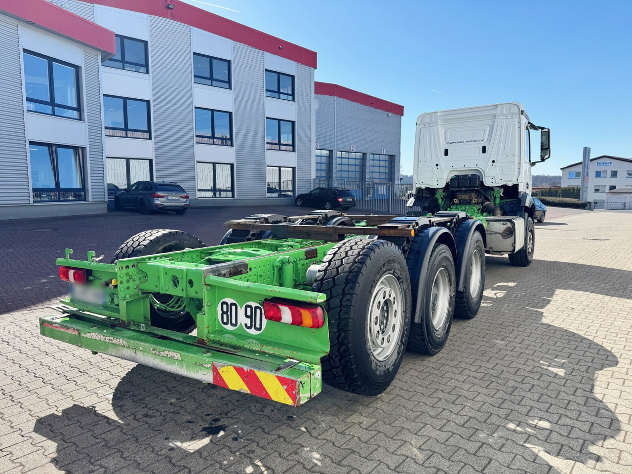 Šasija kravas automašīna Mercedes-Benz Arocs 3242/48 LK 8x4/4 Arocs 3242/48 LK 8x4/4, Lenk-/Liftachse, Nebenantrieb: foto 11 Šasija kravas automašīna Mercedes-Benz Arocs 3242/48 LK 8x4/4 Arocs 3242/48 LK 8x4/4, Lenk-/Liftachse, Nebenantrieb: foto 11