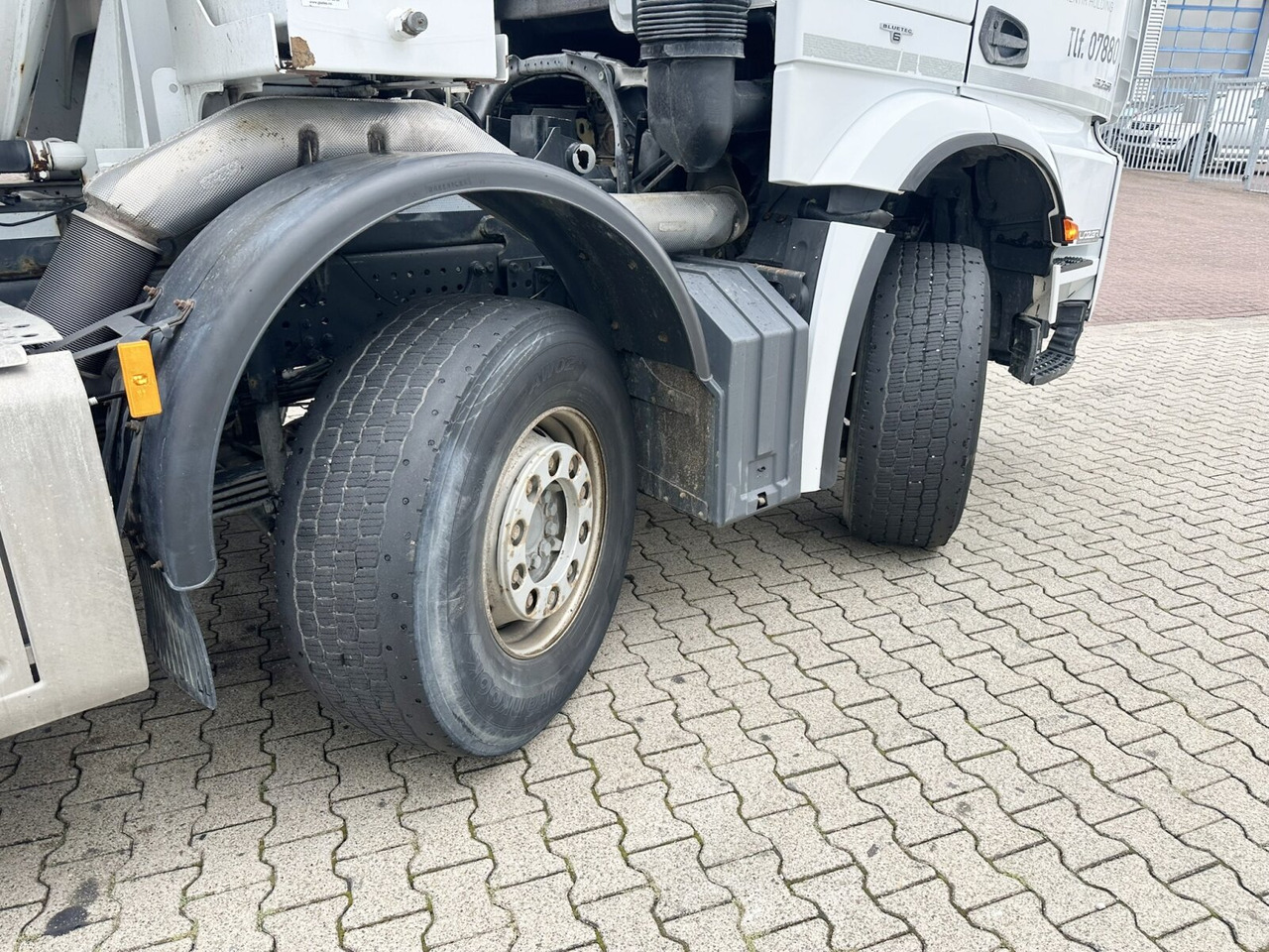 Mercedes-Benz Arocs 3251 8x4/4 Arocs 3251 8x4/4, Betonmischer Liebherr ca. 9m³ - Betonvedējs: foto 2 Mercedes-Benz Arocs 3251 8x4/4 Arocs 3251 8x4/4, Betonmischer Liebherr ca. 9m³ - Betonvedējs: foto 2