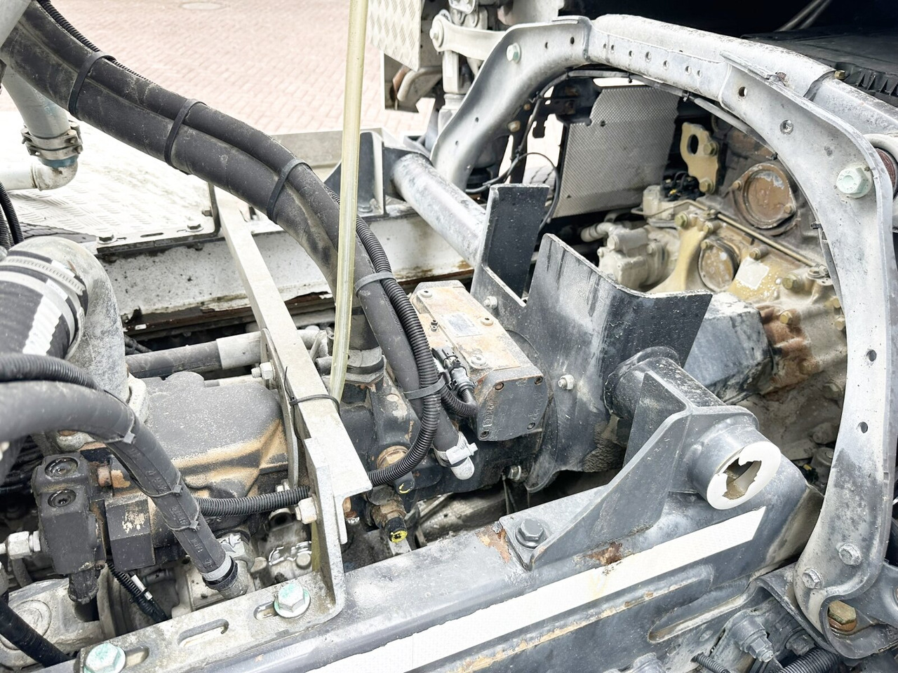 Mercedes-Benz Arocs 3251 8x4/4 Arocs 3251 8x4/4, Betonmischer Liebherr ca. 9m³ - Betonvedējs: foto 5 Mercedes-Benz Arocs 3251 8x4/4 Arocs 3251 8x4/4, Betonmischer Liebherr ca. 9m³ - Betonvedējs: foto 5