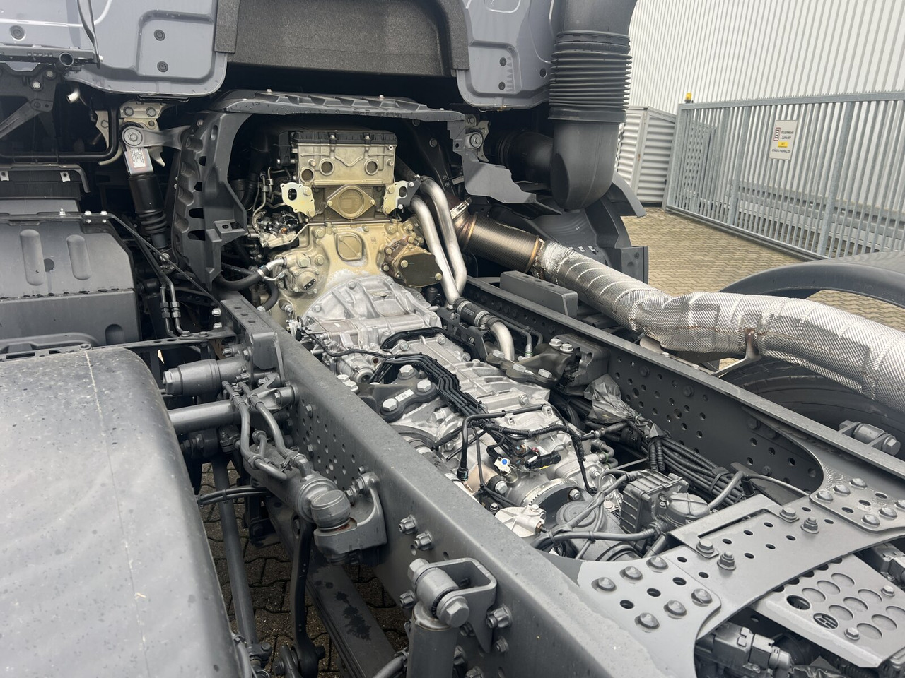 Jaunā Kravas automašīna pašizgāzējs Mercedes-Benz Arocs 3251 L 8x4/4 Arocs 3251 L 8x4/4, Motorabtrieb: foto 13