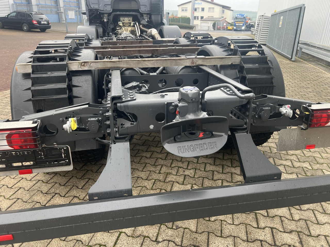 Mercedes-Benz Arocs 3251 L 8x4/4 Arocs 3251 L 8x4/4, mit Motorabtrieb C plus NA - Šasija kravas automašīna: foto 4 Mercedes-Benz Arocs 3251 L 8x4/4 Arocs 3251 L 8x4/4, mit Motorabtrieb C plus NA - Šasija kravas automašīna: foto 4