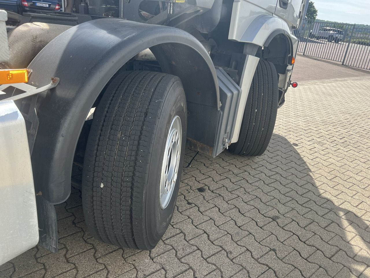 Bezceļu pašizgāzējs Mercedes-Benz Arocs 3251 LK 8x4/4 Arocs 3251 LK 8x4/4, Retarder, Stahlmulde ca. 15m³, hydr. Heckklappe: foto 15