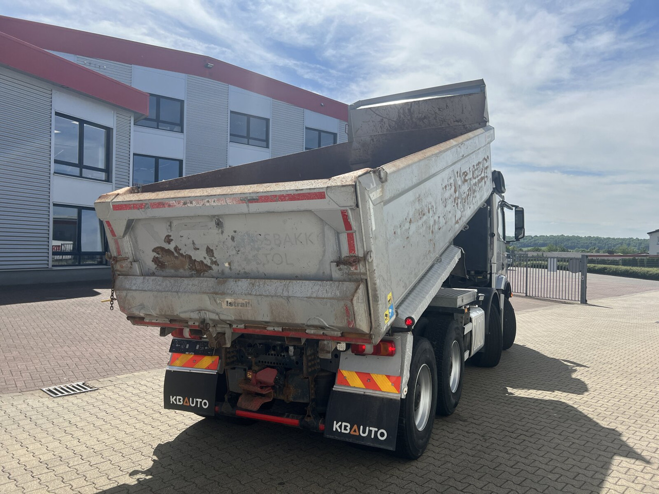 Bezceļu pašizgāzējs Mercedes-Benz Arocs 3251 LK 8x4/4 Arocs 3251 LK 8x4/4, Retarder, Stahlmulde ca. 15m³, hydr. Heckklappe: foto 10