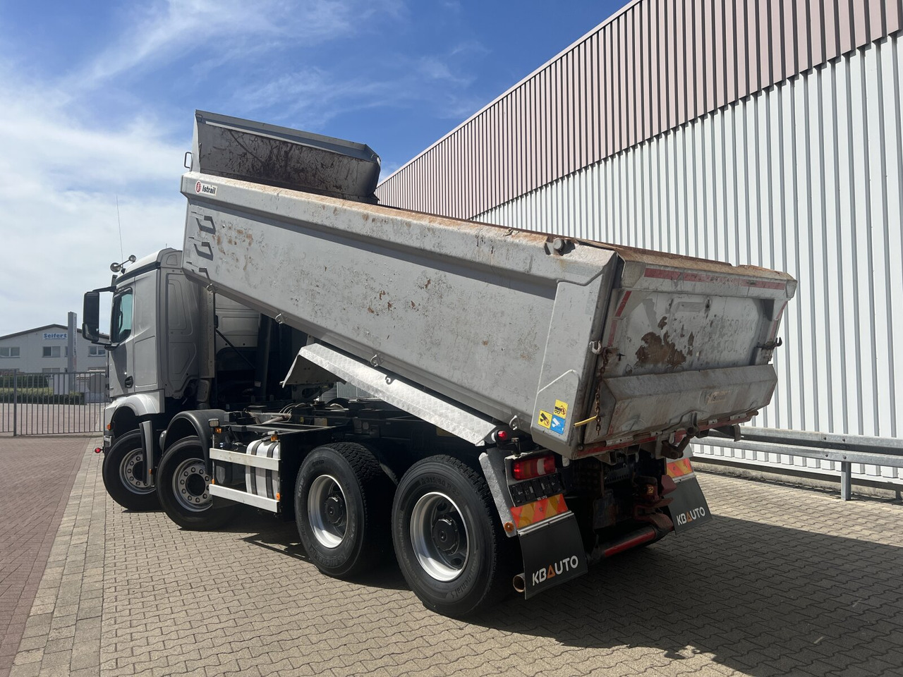 Bezceļu pašizgāzējs Mercedes-Benz Arocs 3251 LK 8x4/4 Arocs 3251 LK 8x4/4, Retarder, Stahlmulde ca. 15m³, hydr. Heckklappe: foto 11