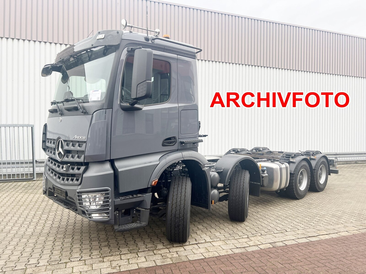 Mercedes-Benz Arocs 3253 L 8x4/4 Arocs 3253 L 8x4/4, MultimediaCockpit, Navi, Motorabtrieb - Šasija kravas automašīna: foto 1 Mercedes-Benz Arocs 3253 L 8x4/4 Arocs 3253 L 8x4/4, MultimediaCockpit, Navi, Motorabtrieb - Šasija kravas automašīna: foto 1