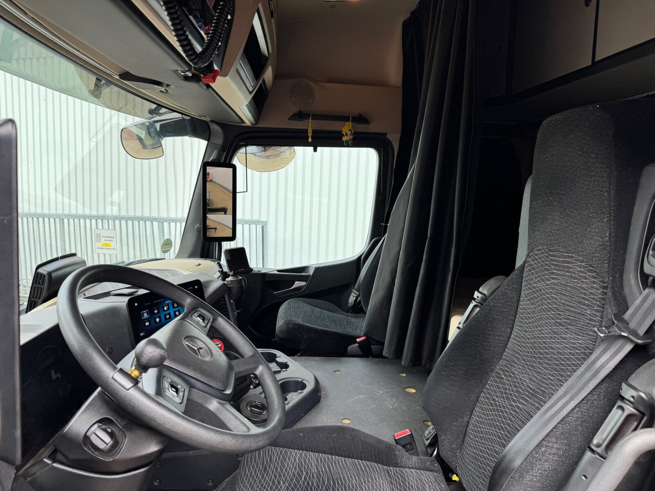 Mercedes-Benz Arocs 3351 LS 6x6 Arocs 3351 LS 6x6, Grounder, MirrorCam, Navi - Šasija kravas automašīna: foto 5 Mercedes-Benz Arocs 3351 LS 6x6 Arocs 3351 LS 6x6, Grounder, MirrorCam, Navi - Šasija kravas automašīna: foto 5