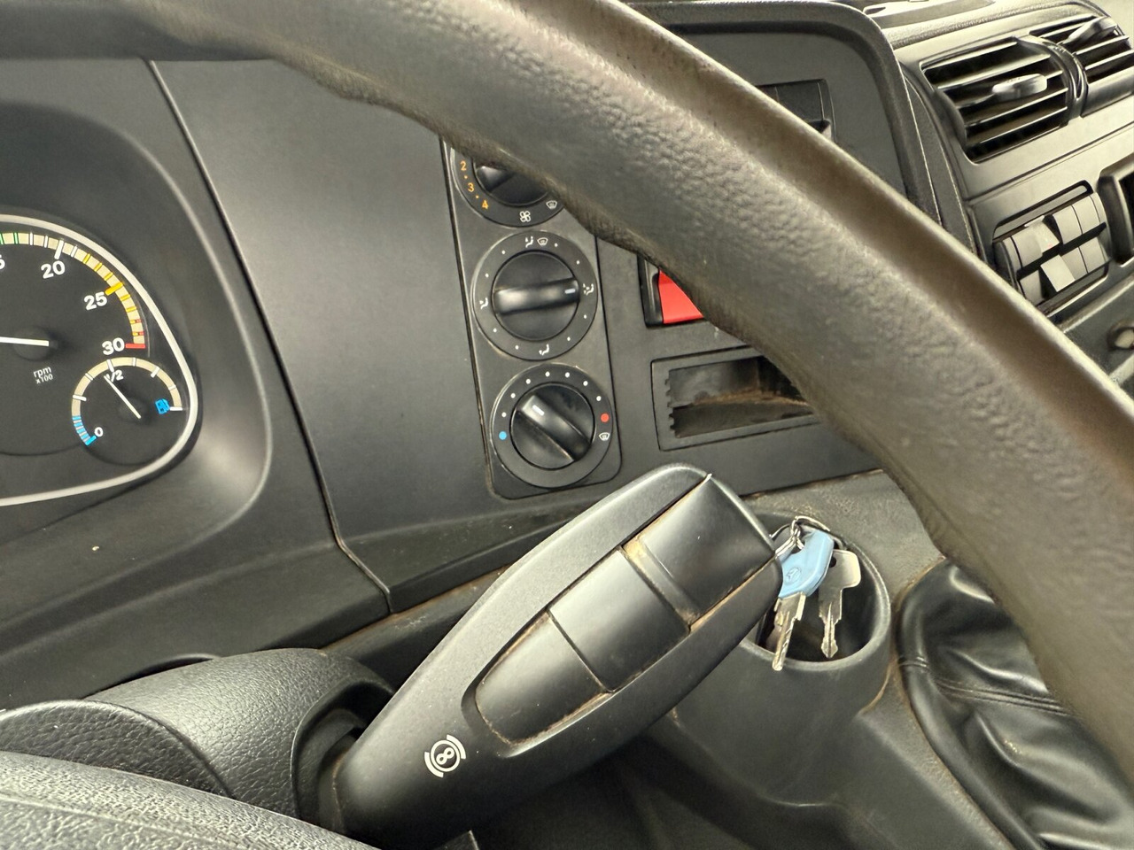 Mercedes-Benz Atego 1224 K 4x2 Atego 1224 K 4x2, Meiller 3-S-Kipper 2x AHK Öl - Kravas automašīna pašizgāzējs: foto 5 Mercedes-Benz Atego 1224 K 4x2 Atego 1224 K 4x2, Meiller 3-S-Kipper 2x AHK Öl - Kravas automašīna pašizgāzējs: foto 5