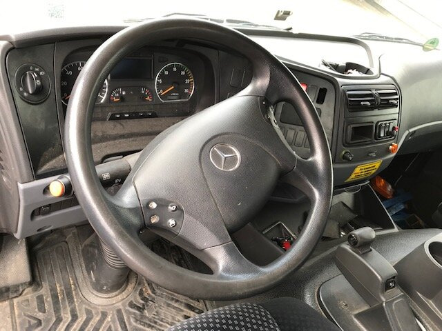 Mercedes-Benz Atego 1224 L 4x2 Atego 1224 L 4x2 Glastransporter, gegen Aufpreis Heckkran Fassi F95A21 - Bortu kravas automašīna/ Platforma, Kravas auto ar manipulatoru: foto 5 Mercedes-Benz Atego 1224 L 4x2 Atego 1224 L 4x2 Glastransporter, gegen Aufpreis Heckkran Fassi F95A21 - Bortu kravas automašīna/ Platforma, Kravas auto ar manipulatoru: foto 5