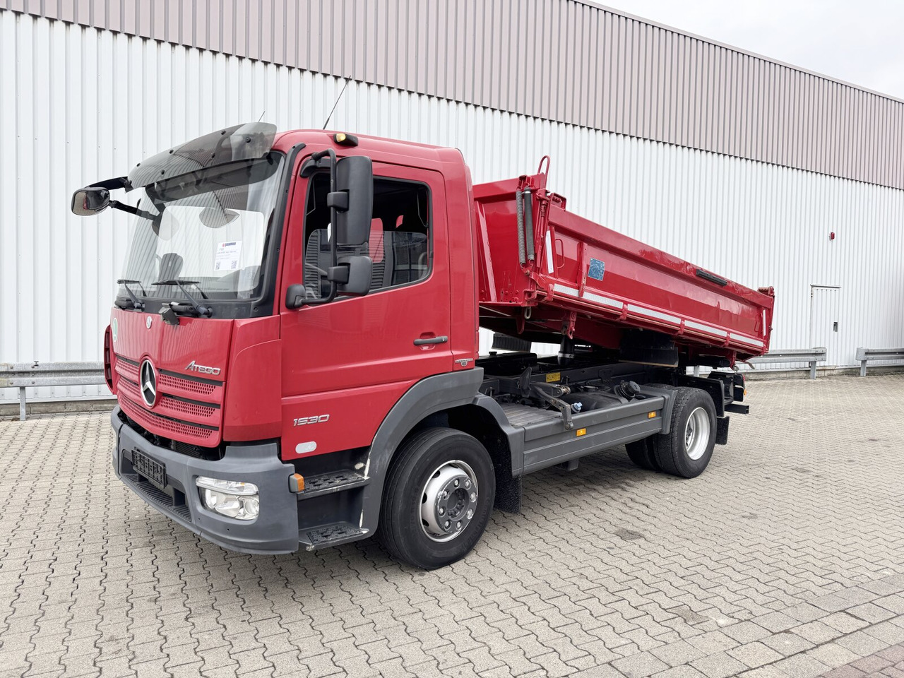 Mercedes-Benz Atego 1530 K 4x2 Atego 1530 K 4x2, 2x AHK - Kravas automašīna pašizgāzējs: foto 1 Mercedes-Benz Atego 1530 K 4x2 Atego 1530 K 4x2, 2x AHK - Kravas automašīna pašizgāzējs: foto 1
