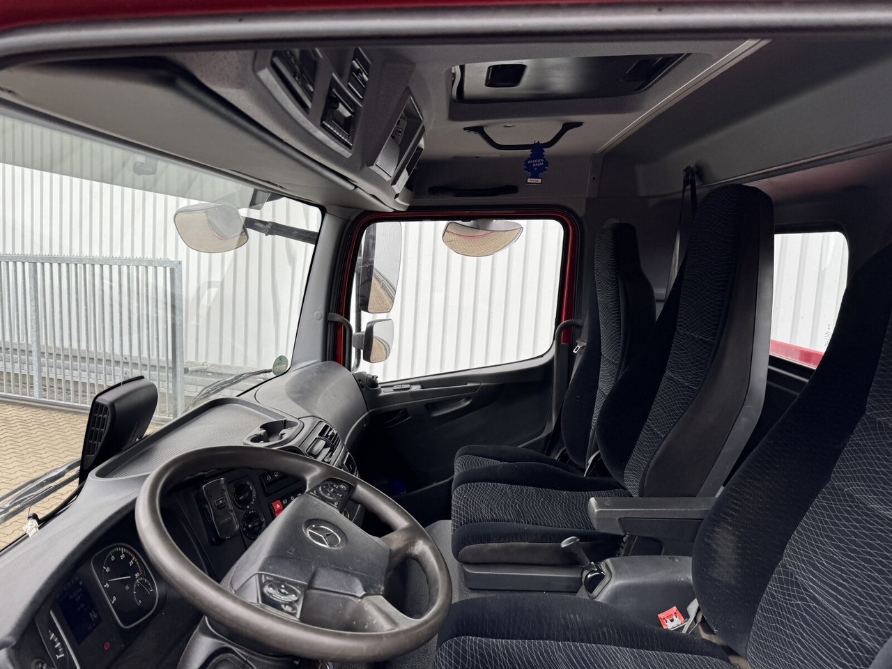 Mercedes-Benz Atego 1530 K 4x2 Atego 1530 K 4x2, 2x AHK - Kravas automašīna pašizgāzējs: foto 2 Mercedes-Benz Atego 1530 K 4x2 Atego 1530 K 4x2, 2x AHK - Kravas automašīna pašizgāzējs: foto 2