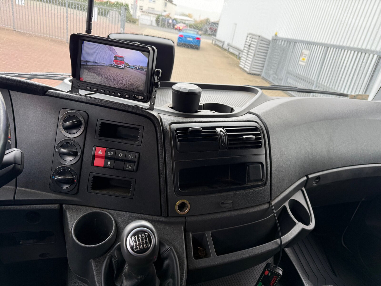 Mercedes-Benz Atego 1627 L 4x2 Atego 1627 L 4x2, 6-Zylinder, Motorabtrieb - Šasija kravas automašīna: foto 4 Mercedes-Benz Atego 1627 L 4x2 Atego 1627 L 4x2, 6-Zylinder, Motorabtrieb - Šasija kravas automašīna: foto 4