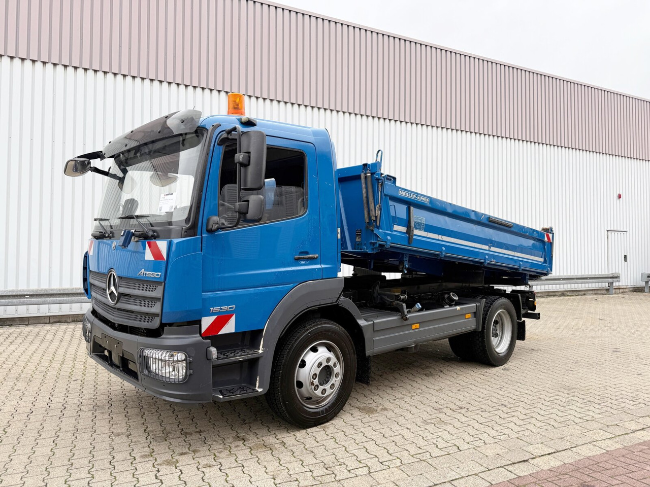 Mercedes-Benz Atego 1630 K 4x2 Atego 1630 K 4x2, Meiller 3-Seiten, 2 x AHK Öl - Kravas automašīna pašizgāzējs: foto 1 Mercedes-Benz Atego 1630 K 4x2 Atego 1630 K 4x2, Meiller 3-Seiten, 2 x AHK Öl - Kravas automašīna pašizgāzējs: foto 1