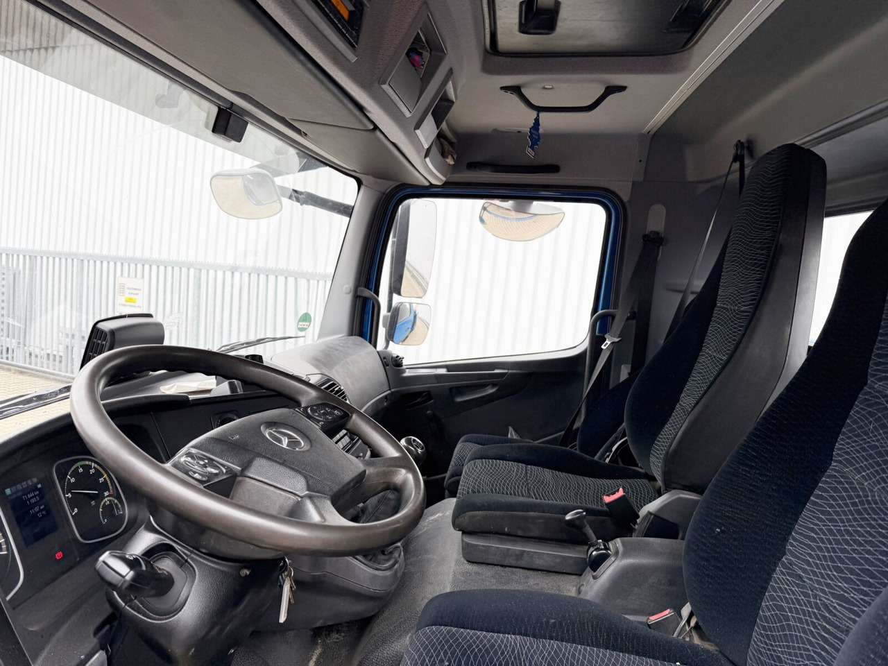 Mercedes-Benz Atego 1630 K 4x2 Atego 1630 K 4x2, Meiller 3-Seiten, 2 x AHK Öl - Kravas automašīna pašizgāzējs: foto 2 Mercedes-Benz Atego 1630 K 4x2 Atego 1630 K 4x2, Meiller 3-Seiten, 2 x AHK Öl - Kravas automašīna pašizgāzējs: foto 2